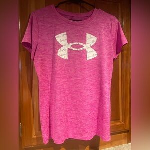 LIKE NEW UNDER ARMOUR SHIRT